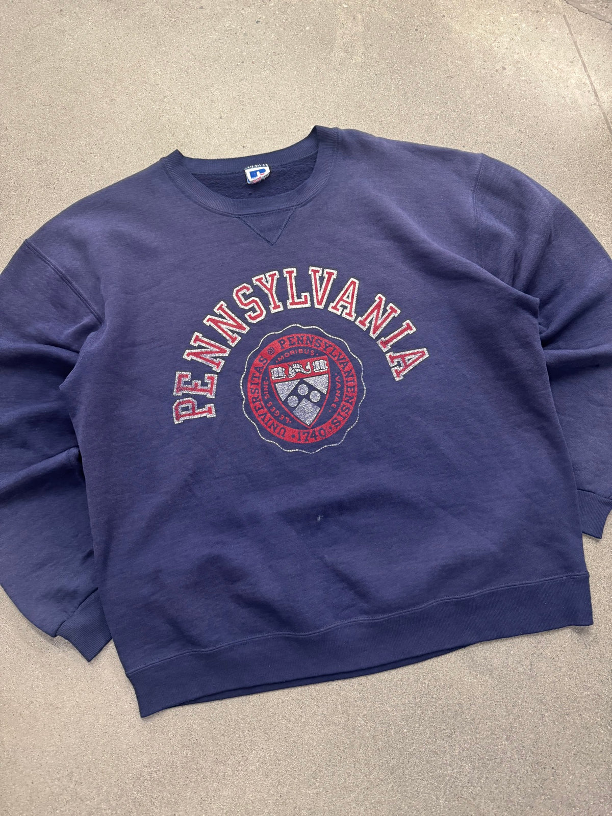 Faded Russell Athletic University of Pennsylvania Crewneck Sweatshirt - L