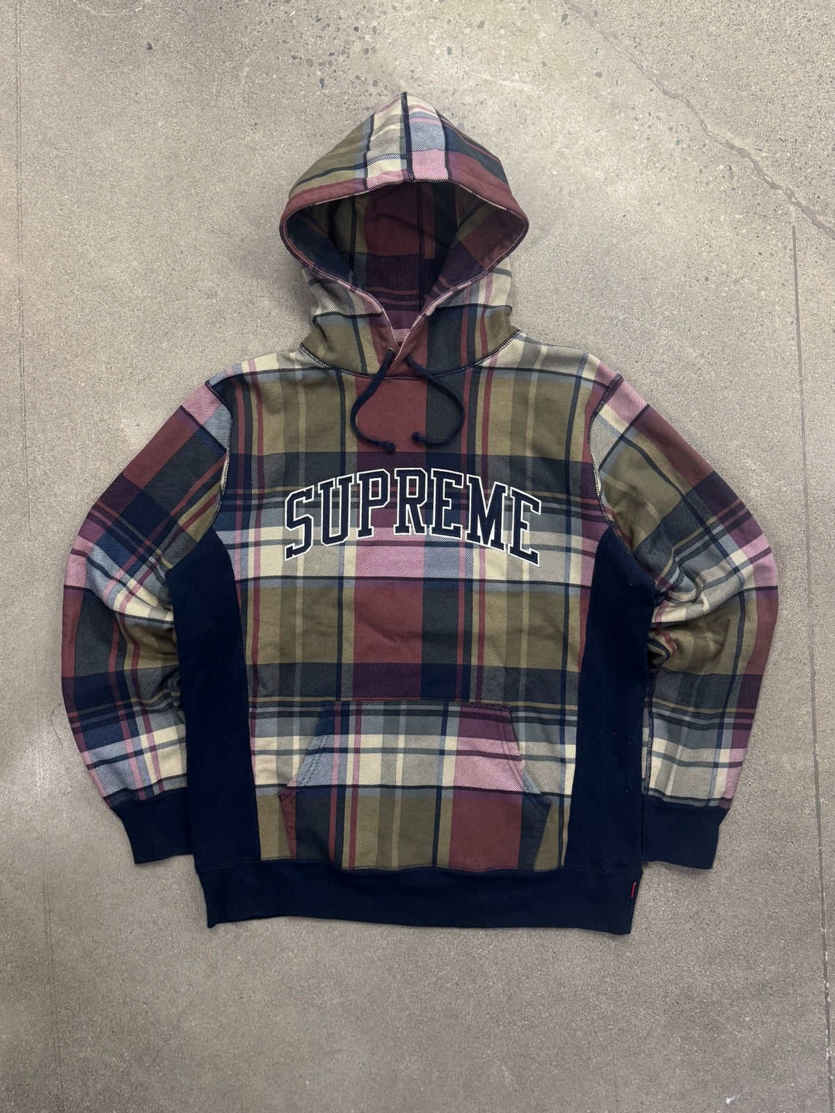 Supreme Arc Logo Plaid Pullover Hoodie - XL