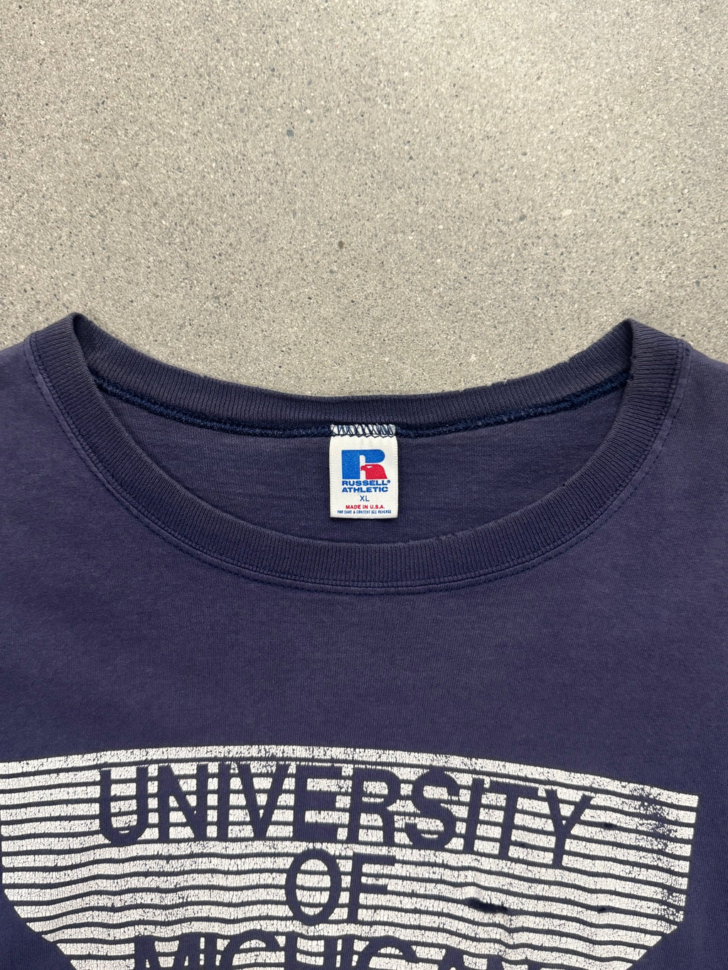 Distressed Russell Athletic University Of Michigan T-Shirt - XL