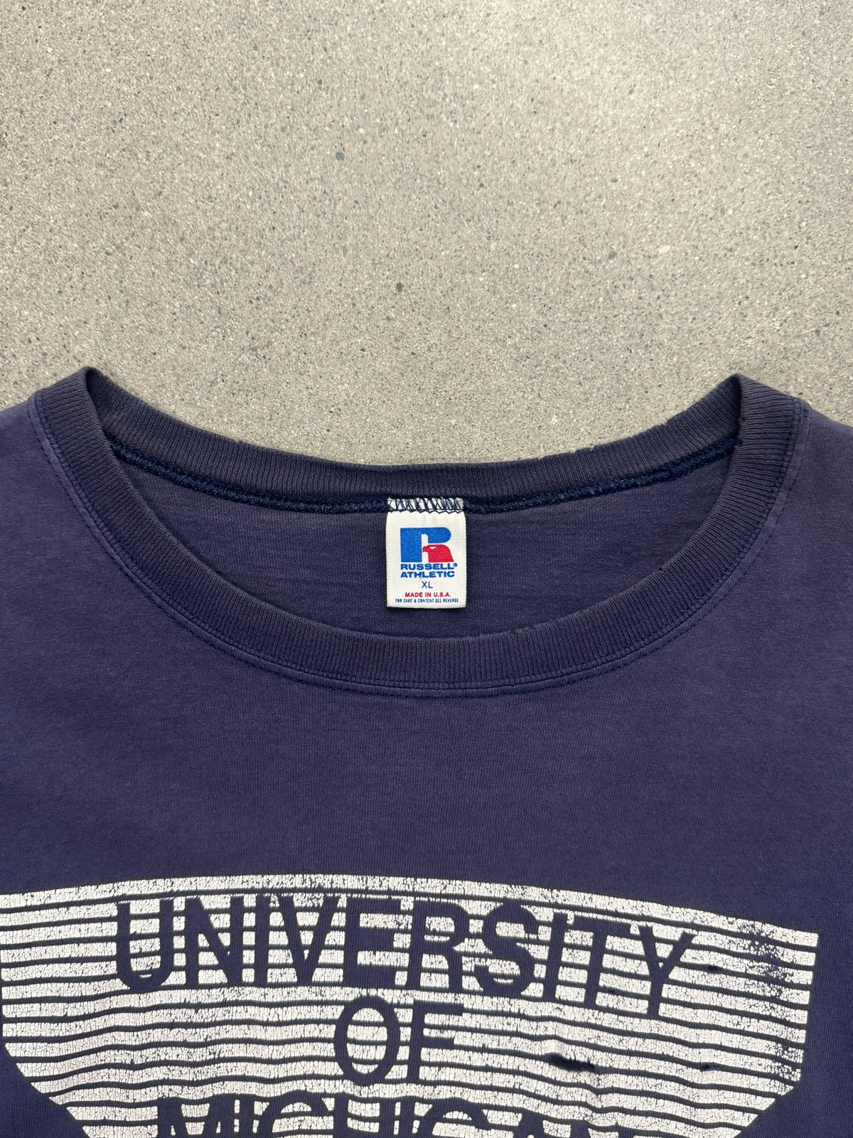 Distressed Russell Athletic University Of Michigan T-Shirt - XL