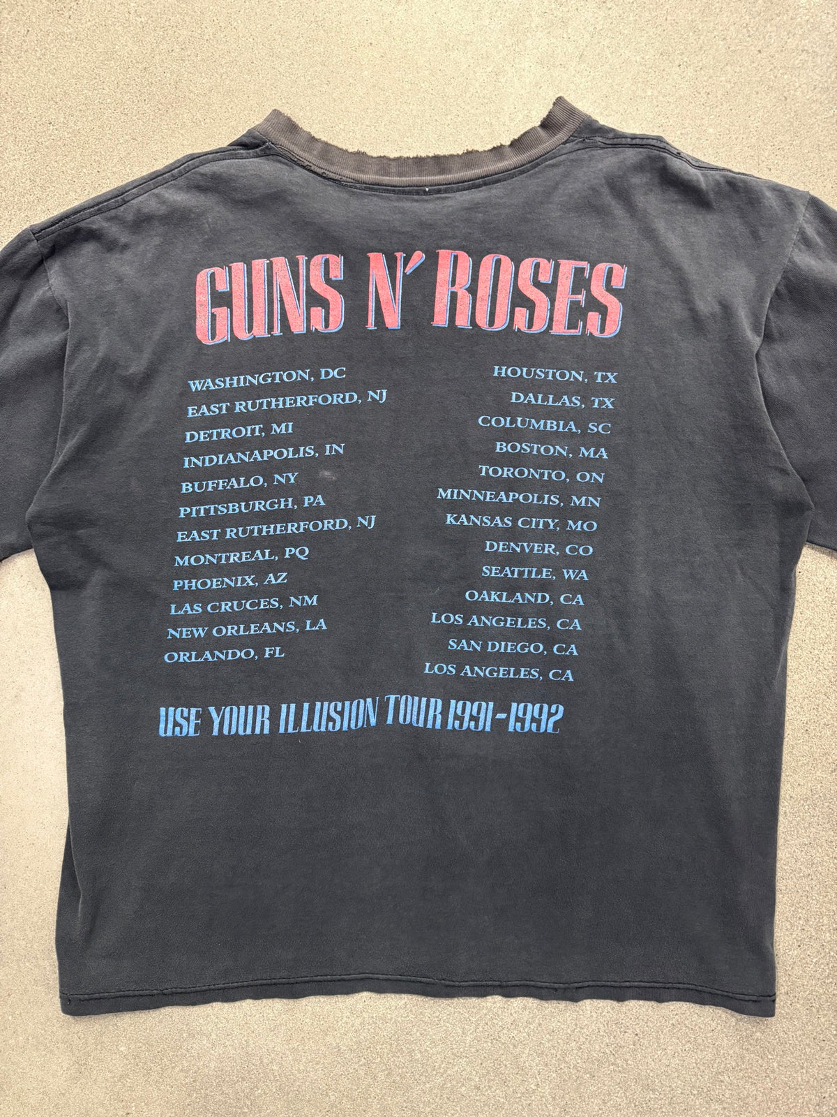Faded 1991 Guns N' Roses Use Your Illusion Tour T-Shirt - XL