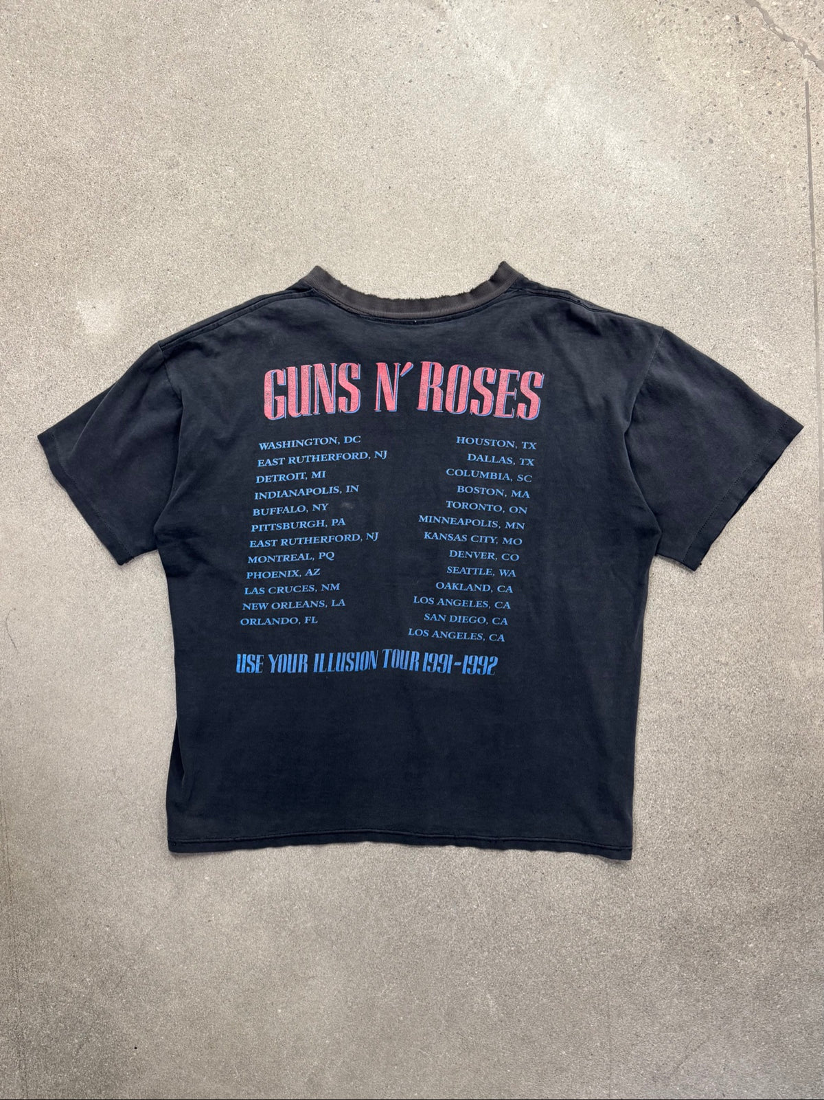 Faded 1991 Guns N' Roses Use Your Illusion Tour T-Shirt - XL