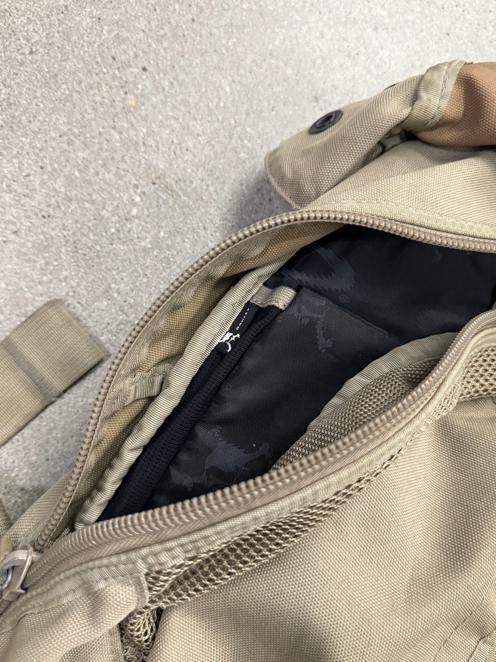 Oakley Icon 2.0 Kitchen Sink Coyote Backpack